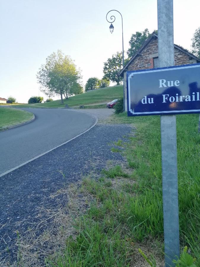 Le Miraillet, Gite Saint-Illide Eksteriør billede