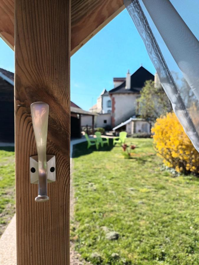Le Miraillet, Gite Saint-Illide Eksteriør billede