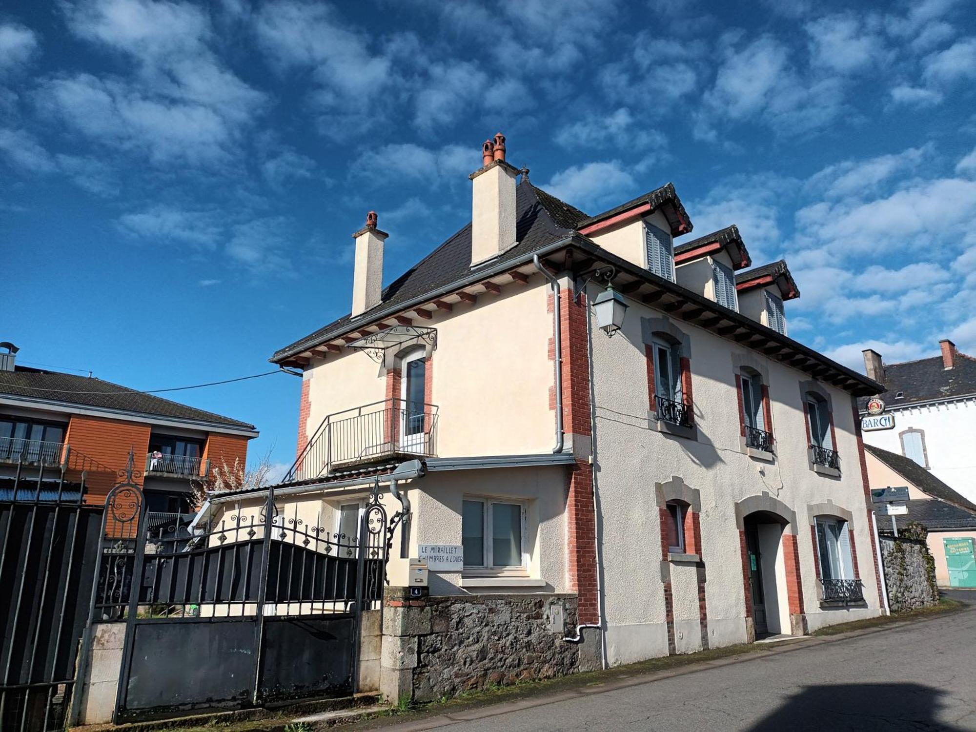 Le Miraillet, Gite Saint-Illide Eksteriør billede